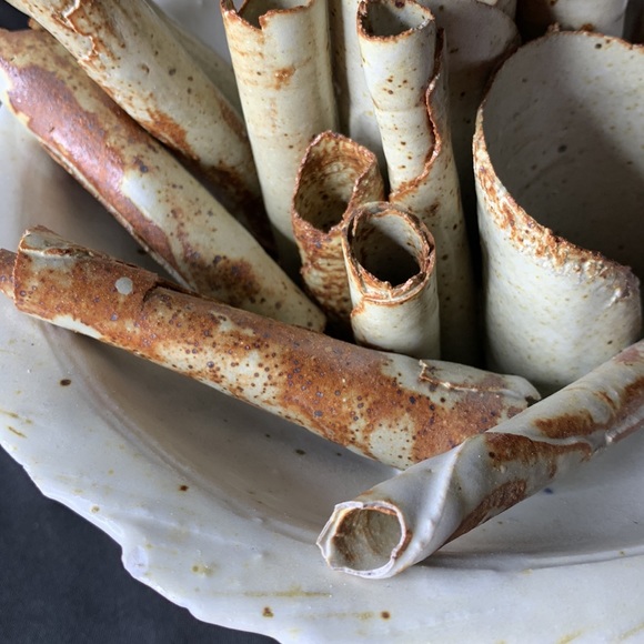 Handmade signed pottery ikebana decorative vase - Picture 5 of 17